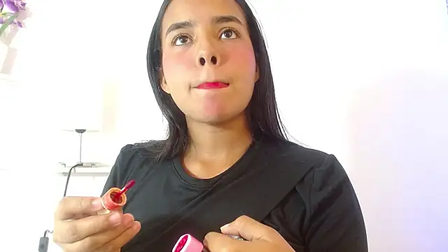 Snapshot of Roxy_Stonee chatting on 11-19-25, 07:25 Roxy Stonee online show from 11-19-25, 07:25