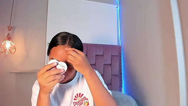 Roxy Stonee online show from 04-01-26, 07:22