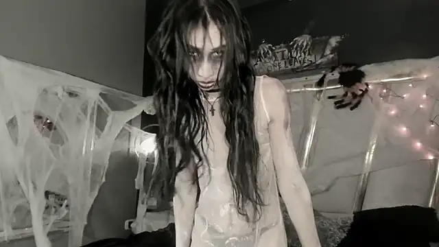 Mara Gonzalez online show from 10-31-25, 12:24