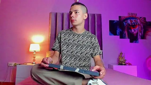 Snapshot of Adam_Thomass_1 chatting on 02-20-25, 12:36 Adam Thomass 1 online show from 02-20-25, 12:36