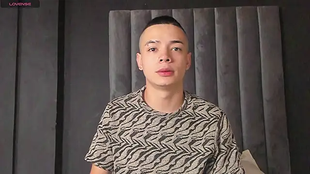 Snapshot of Adam_Thomass_1 chatting on 02-09-25, 12:52 Adam Thomass 1 online show from 02-09-25, 12:52