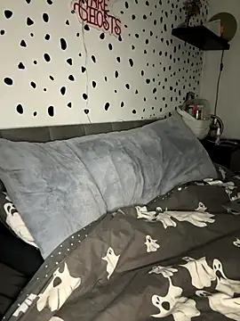 tempzzz12 online show from 10-17-25, 08:06