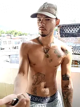 Niick01  online show from 10-31-25, 01:30