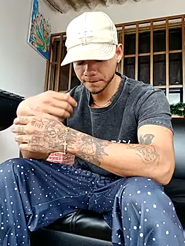 Niick01  online show from 01-05-26, 05:27