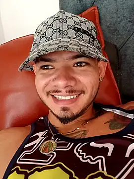 Niick01  online show from 11-05-25, 03:59