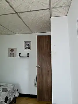 Niick01  online show from 10-28-25, 03:33