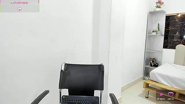 Annyrosee online show from 10-27-25, 08:10