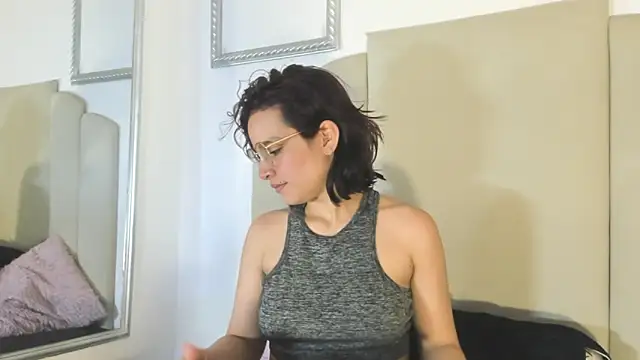 Annyrosee online show from 10-20-25, 01:33