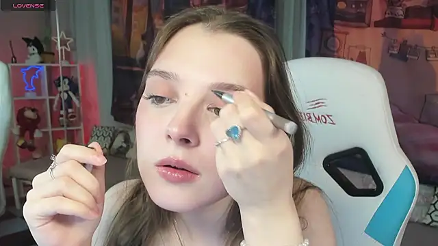 Snapshot of kaisajenner chatting on 02-02-26, 07:07 kaisajenner online show from 02-02-26, 07:07