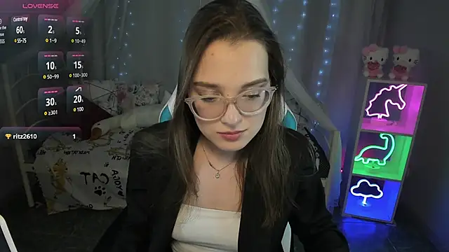 Snapshot of kaisajenner chatting on 03-17-25, 09:24 kaisajenner online show from 03-17-25, 09:24