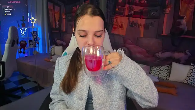 kaisajenner online show from 11-30-25, 05:14