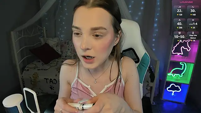 Snapshot of kaisajenner chatting on 02-16-25, 07:05 kaisajenner online show from 02-16-25, 07:05