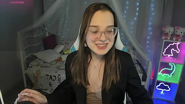 Snapshot of kaisajenner chatting on 03-21-25, 12:18 kaisajenner online show from 03-21-25, 12:18