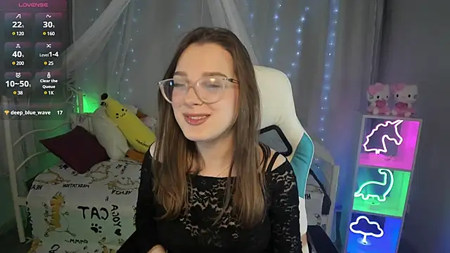 Snapshot of kaisajenner chatting on 03-06-25, 12:54 kaisajenner online show from 03-06-25, 12:54