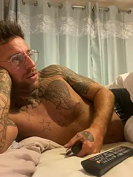Jamesdeanmcqueen online show from 02-01-25, 07:34