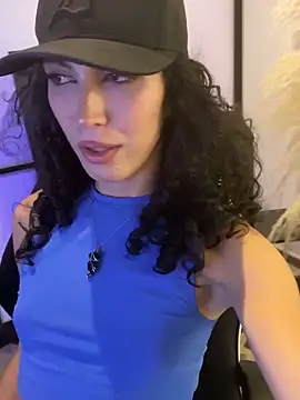 Snapshot of allicemackenzie chatting on 02-10-26, 02:21 allicemackenzie online show from 02-10-26, 02:21