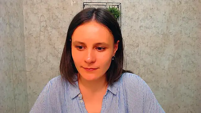 Snapshot of ValeriaHeart_ chatting on 02-21-25, 03:43 ValeriaHeart online show from 02-21-25, 03:43