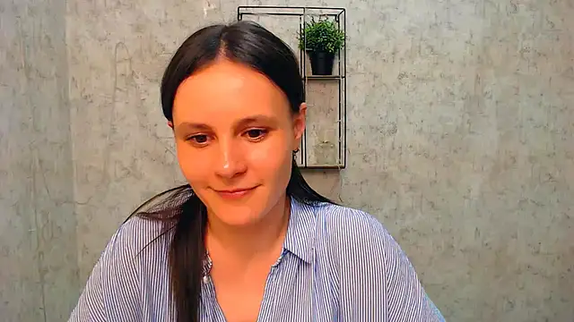 Snapshot of ValeriaHeart_ chatting on 02-21-25, 06:48 ValeriaHeart online show from 02-21-25, 06:48