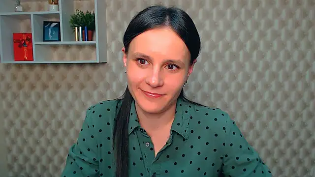 Snapshot of ValeriaHeart_ chatting on 03-21-25, 03:02 ValeriaHeart online show from 03-21-25, 03:02