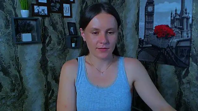 Snapshot of ValeriaHeart_ chatting on 05-27-26, 01:40 ValeriaHeart online show from 05-27-26, 01:40