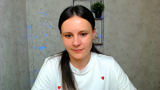 Snapshot of ValeriaHeart_ chatting on 03-13-25, 01:29 ValeriaHeart online show from 03-13-25, 01:29