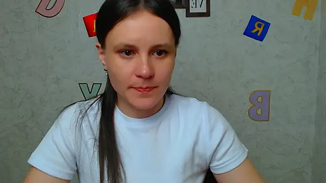 Snapshot of ValeriaHeart_ chatting on 03-17-25, 01:18 ValeriaHeart online show from 03-17-25, 01:18