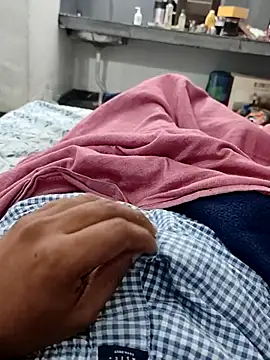 Snapshot of Hot_funky_boy chatting on 11-04-25, 05:50 Hot funky boy online show from 11-04-25, 05:50