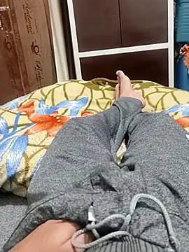 Snapshot of Hot_funky_boy chatting on 02-15-25, 04:34 Hot funky boy online show from 02-15-25, 04:34