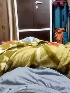 Snapshot of Hot_funky_boy chatting on 02-27-25, 05:37 Hot funky boy online show from 02-27-25, 05:37