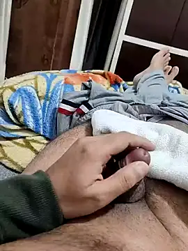 Snapshot of Hot_funky_boy chatting on 02-07-25, 04:14 Hot funky boy online show from 02-07-25, 04:14