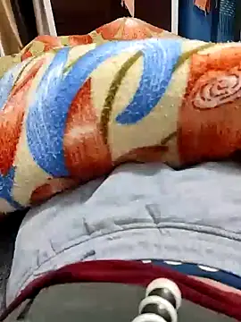 Snapshot of Hot_funky_boy chatting on 02-06-25, 08:34 Hot funky boy online show from 02-06-25, 08:34