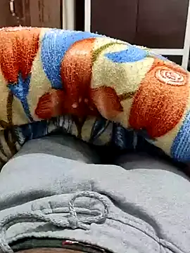 Snapshot of Hot_funky_boy chatting on 02-19-25, 05:38 Hot funky boy online show from 02-19-25, 05:38