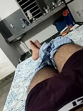 Snapshot of Hot_funky_boy chatting on 10-04-25, 07:48 Hot funky boy online show from 10-04-25, 07:48