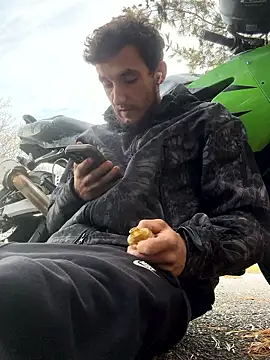 Snapshot of Codybugs0206 chatting on 10-19-25, 09:50 Codybugs0206 online show from 10-19-25, 09:50