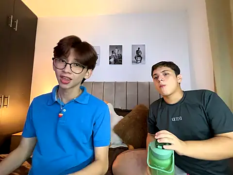 Snapshot of jacob_and_sam chatting on 09-26-25, 11:22 jacob and sam online show from 09-26-25, 11:22