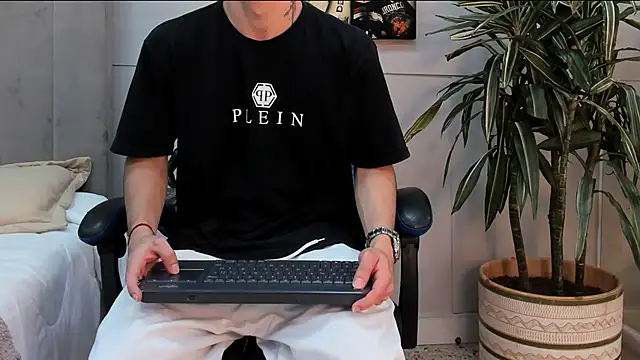 roan birkin online show from 05-18-26, 07:40