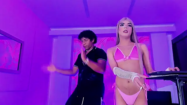 Snapshot of Sweettfantasy_ts chatting on 03-01-25, 03:05 Sweettfantasy ts online show from 03-01-25, 03:05