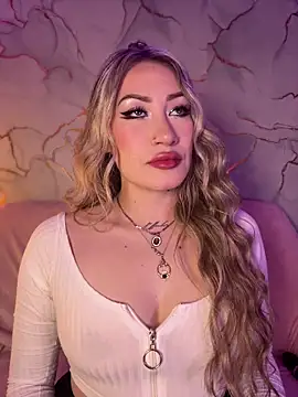 Lally Valencia   online show from 12-15-25, 08:31