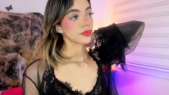 Snapshot of Violetta_Ficher chatting on 10-12-25, 02:13 Violetta Ficher online show from 10-12-25, 02:13