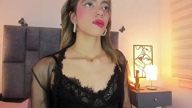 Snapshot of Violetta_Ficher chatting on 09-20-25, 02:16 Violetta Ficher online show from 09-20-25, 02:16