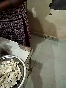 sdfuubjkn online show from 04-06-26, 05:52