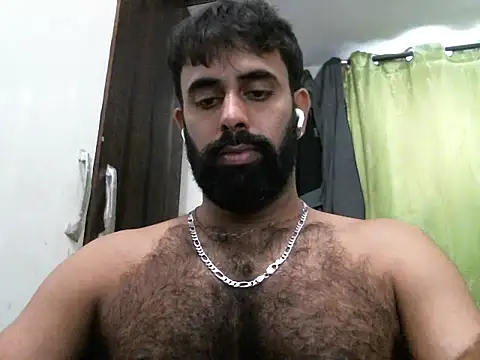 Snapshot of indianhairybull chatting on 09-25-25, 04:40 indianhairybull online show from 09-25-25, 04:40