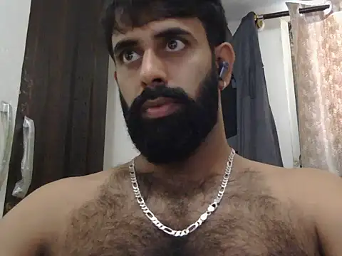 Snapshot of indianhairybull chatting on 06-28-26, 04:41 indianhairybull online show from 06-28-26, 04:41