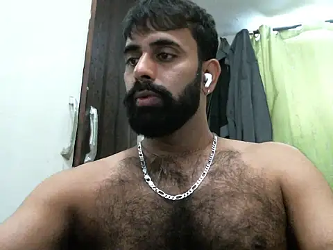 Snapshot of indianhairybull chatting on 09-28-25, 05:14 indianhairybull online show from 09-28-25, 05:14