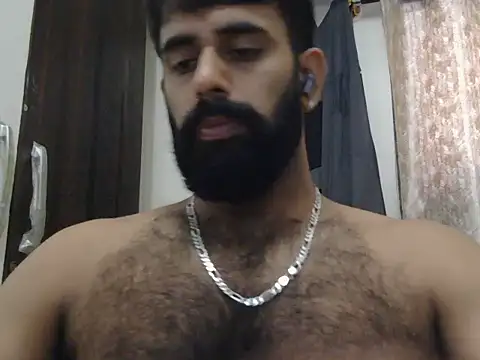 Snapshot of indianhairybull chatting on 06-11-26, 04:42 indianhairybull online show from 06-11-26, 04:42