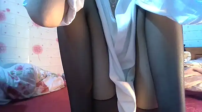 Light2299 online show from 02-05-25, 03:23