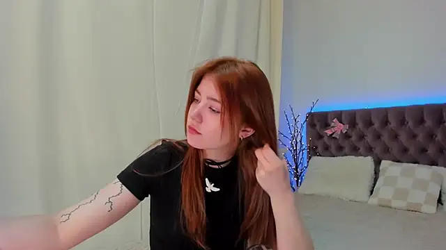 Ella Mayers online show from 03-20-25, 12:19