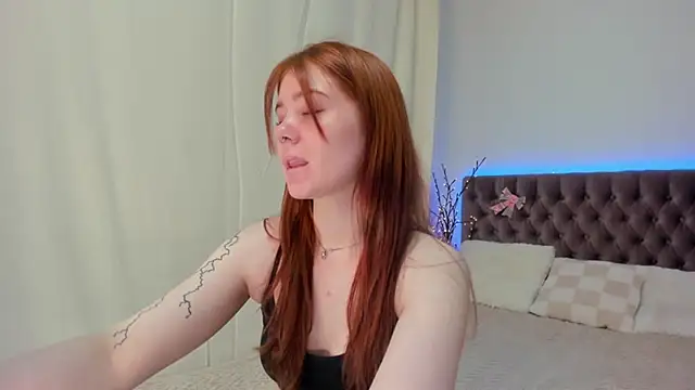 Ella Mayers online show from 03-14-25, 09:21