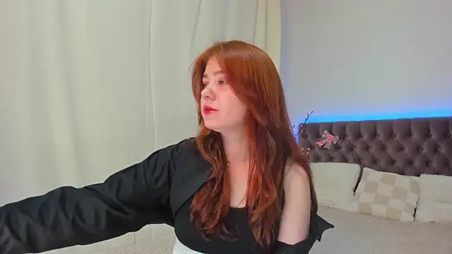 Ella Mayers online show from 03-15-25, 09:16
