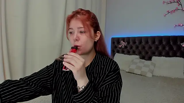 Ella Mayers online show from 09-18-25, 12:30